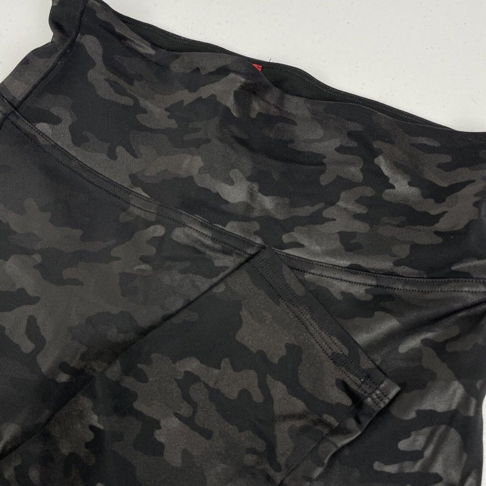 Spanx Leggings‎ Women's Size Small Camo Black Shine Shimmer Athleisure Gym